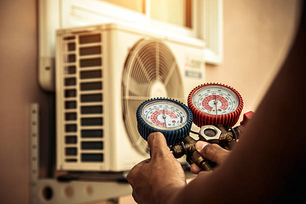 Professional Hvac technician working in Blue Ridge, TX
